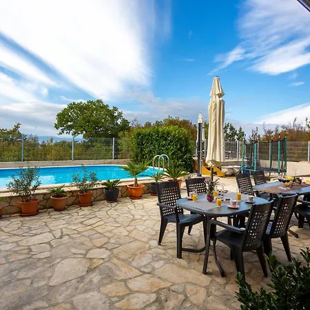 2 Bedroom Lovely In Apartmán Sveti Vid-Miholjice